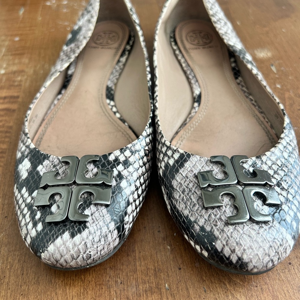 Tory Burch Snakeskin Leather Flats - size 8